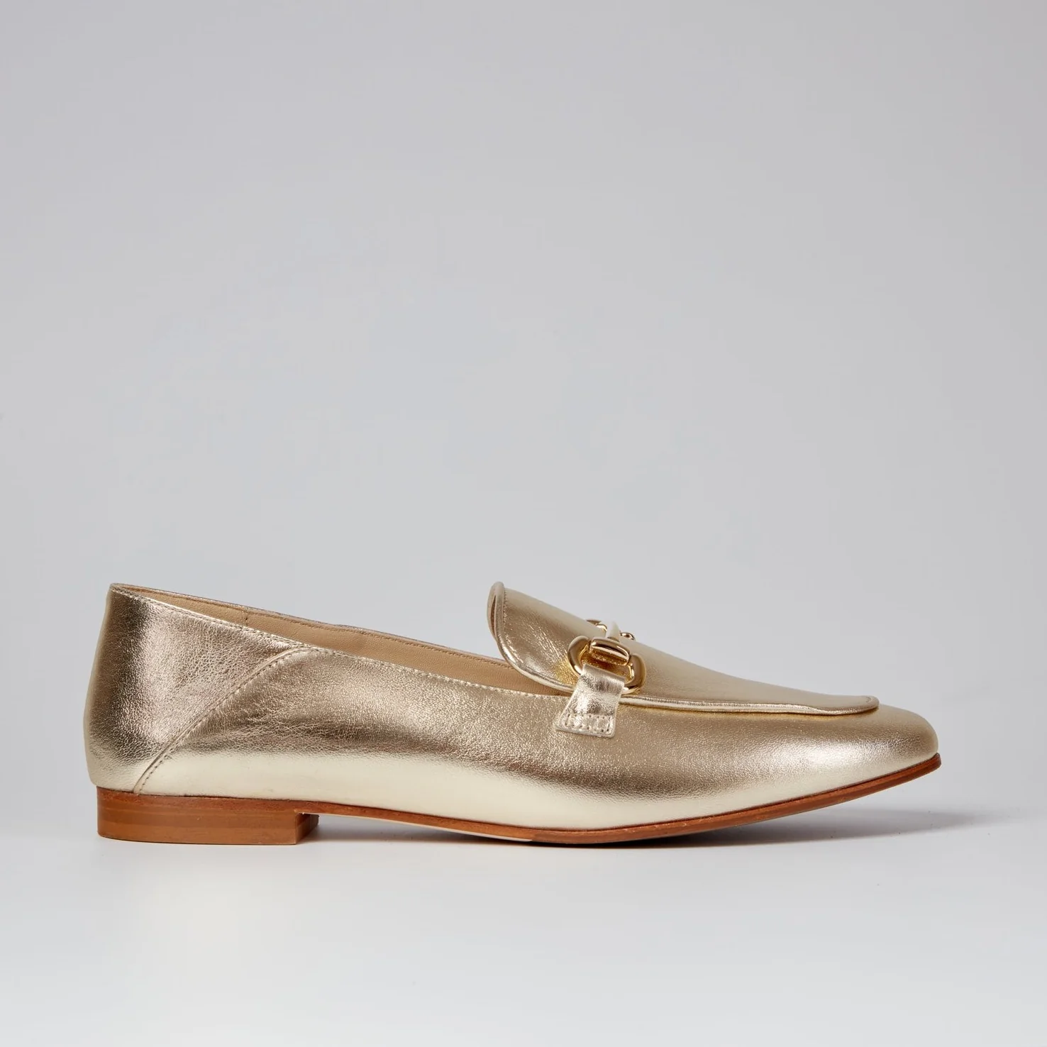 Annie Soft gold loafer
