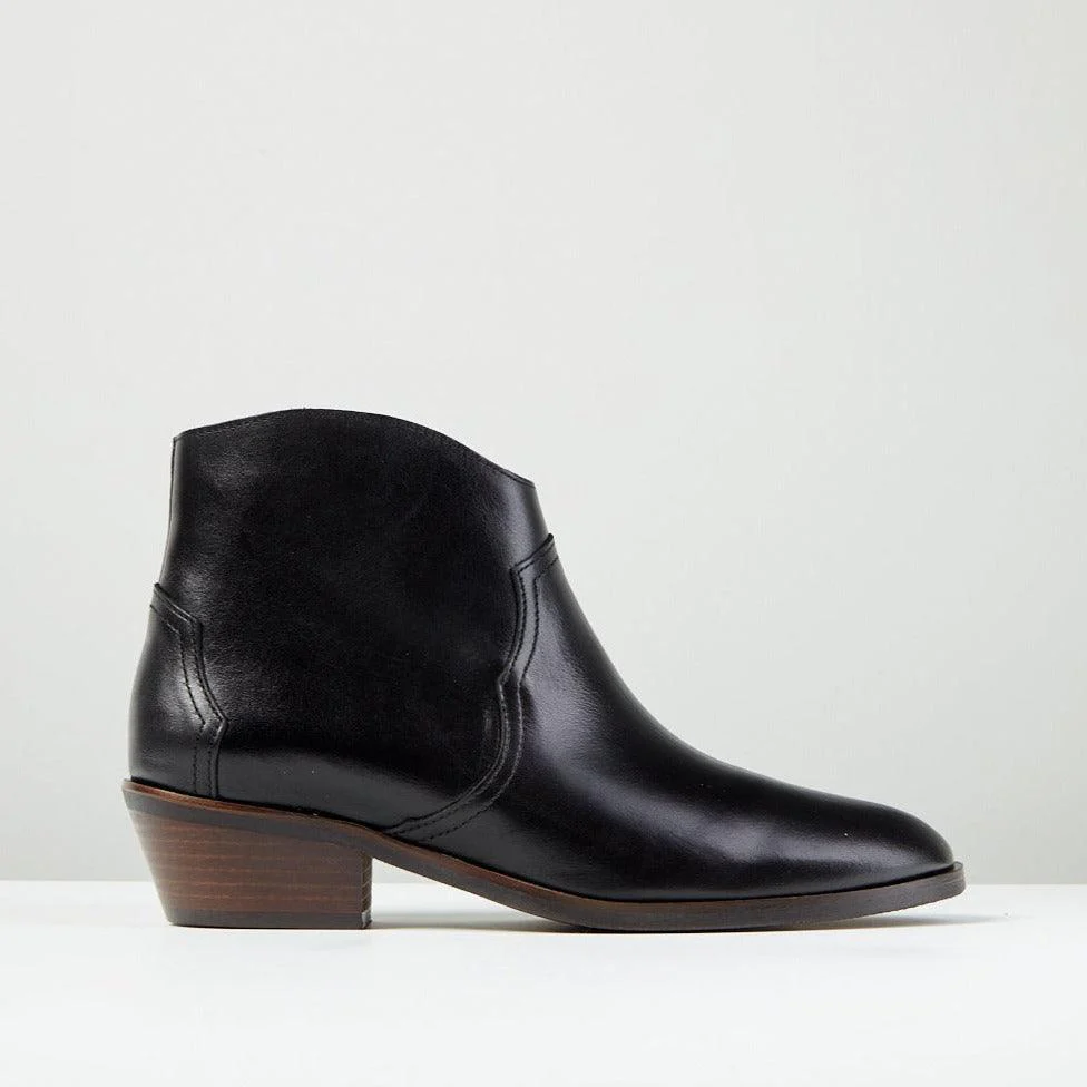 Anonymous Copenhagen Fiona Black leather Ankle Boot