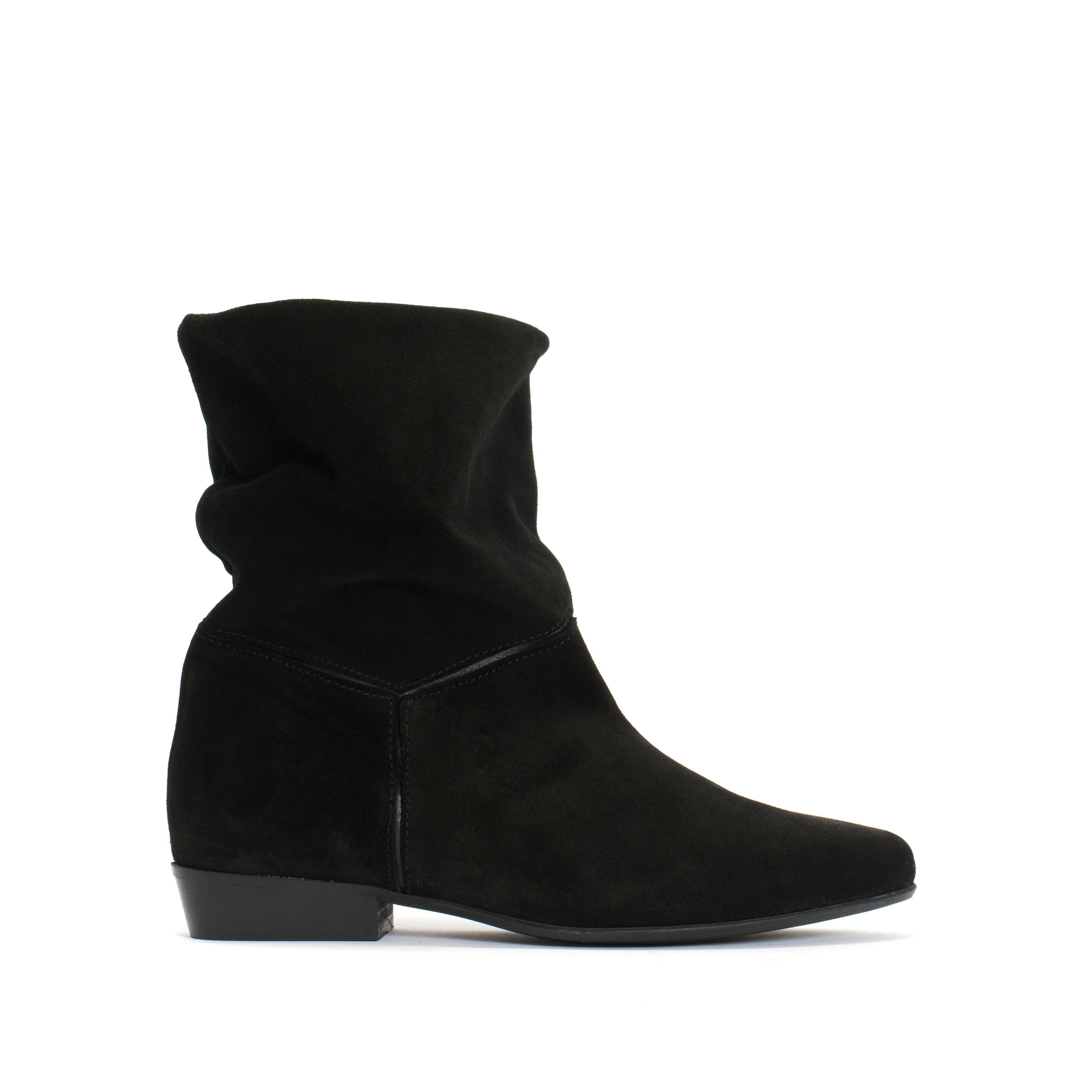 Anonymous Copenhagen Jassi 20 Black suede boot