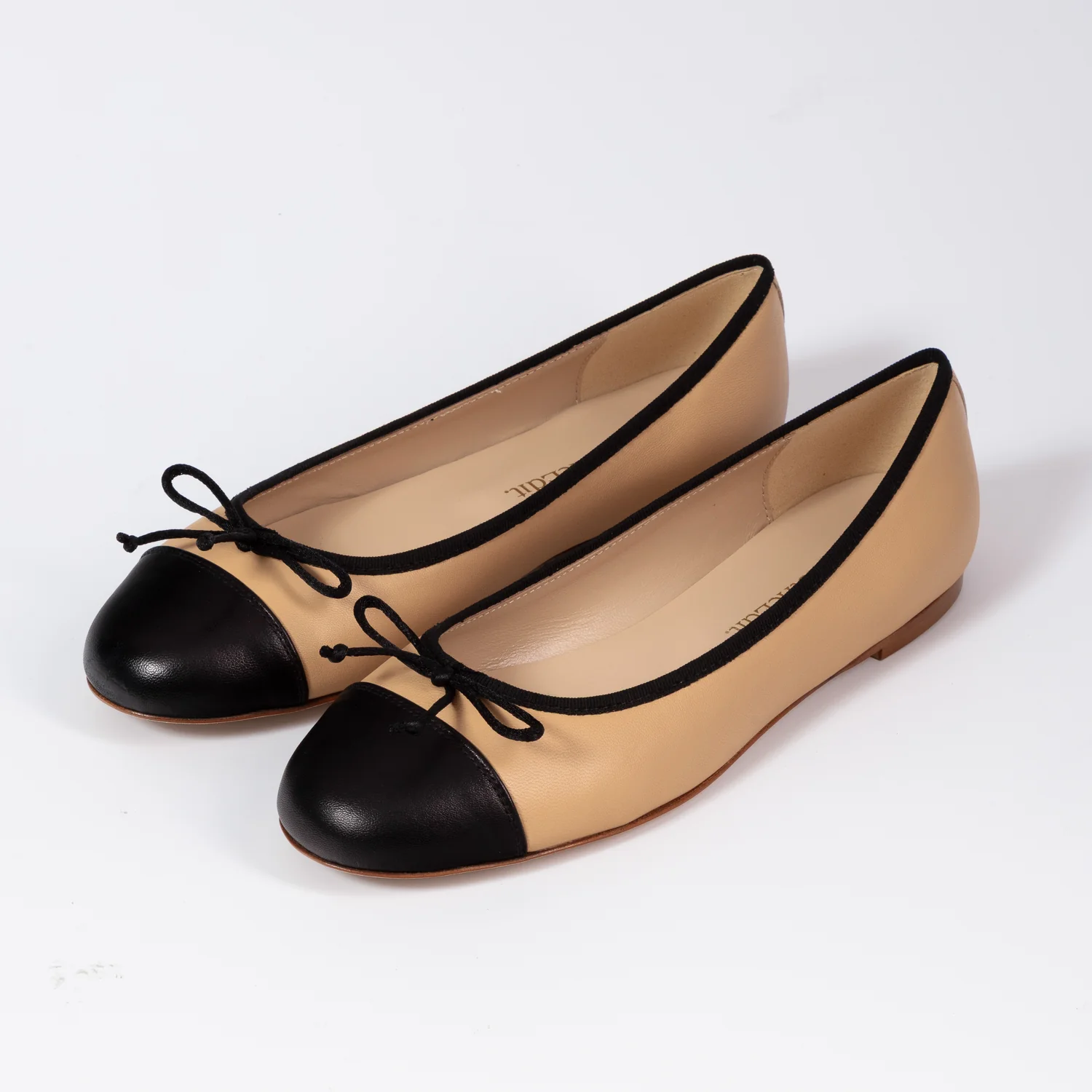 Ballet Black and Tan pump - Image 3