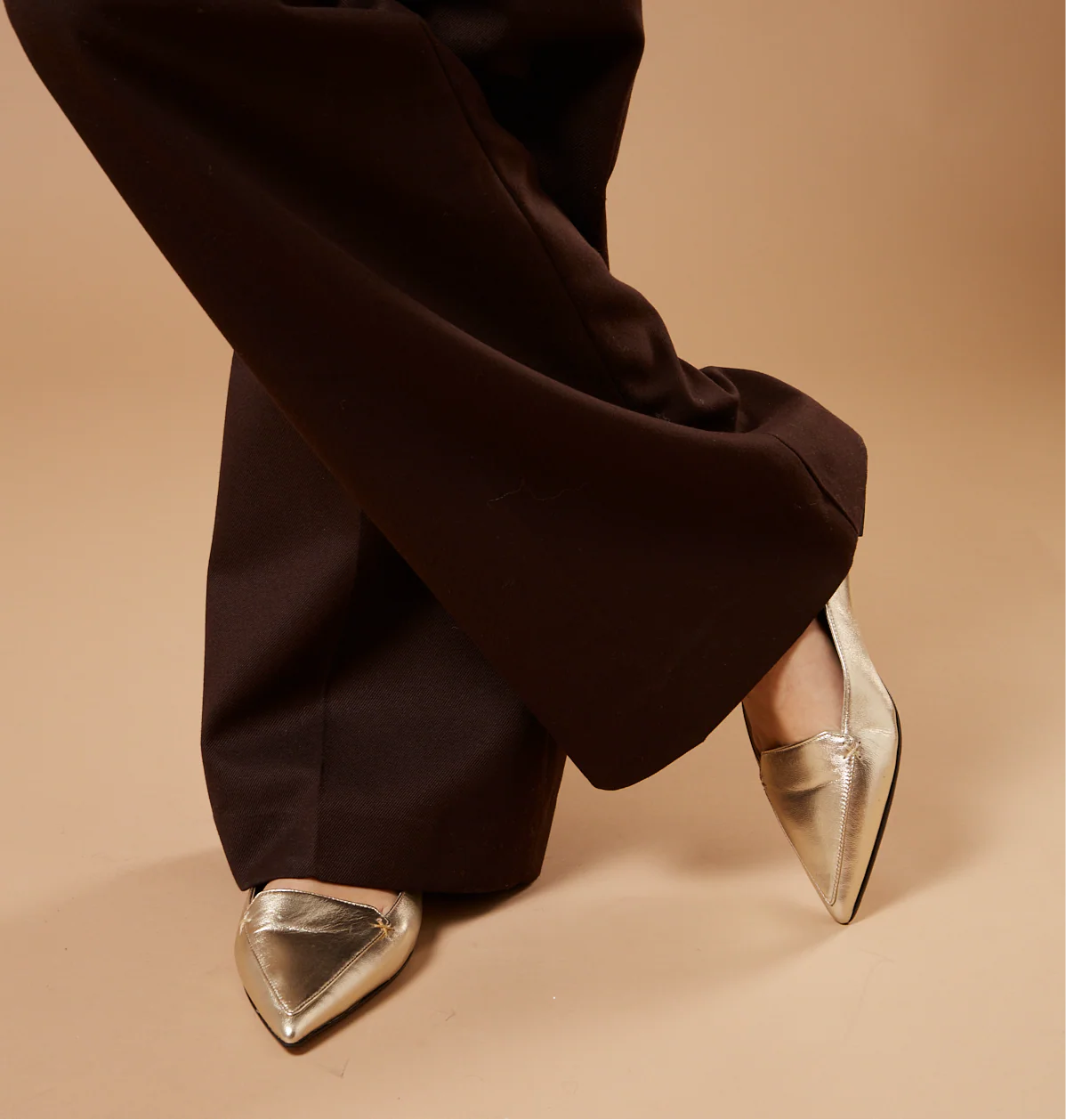 Izzy Winter Platino Gold Flats - Image 2