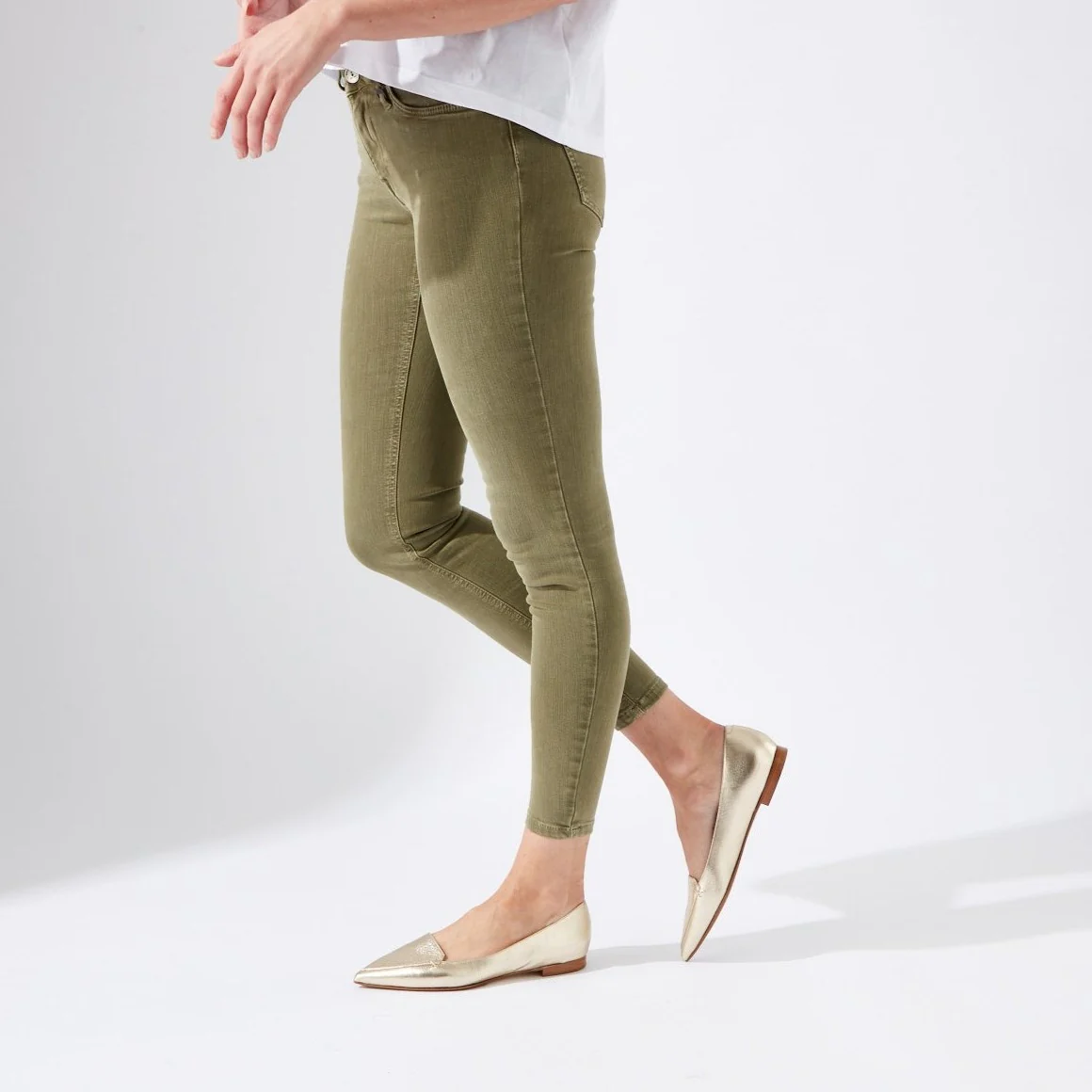 Izzy Summer Platino Gold Flats - Image 2