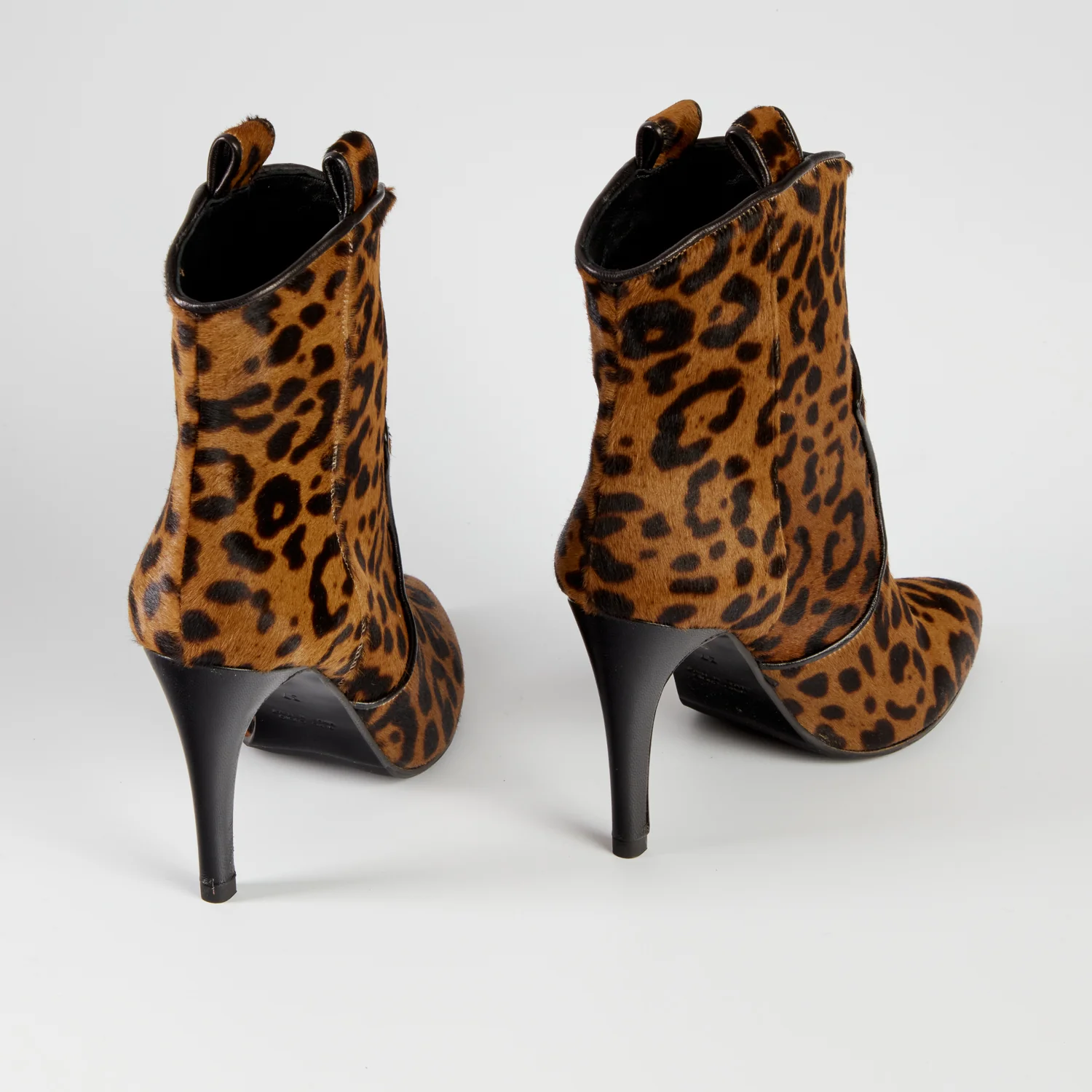 Mel Leopard - Image 3